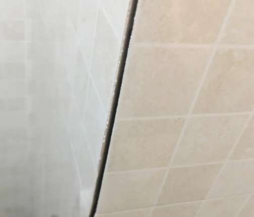 平利瓷砖空鼓维修公司分享阳台瓷砖脱落的修复过程可以分为以下几个步骤