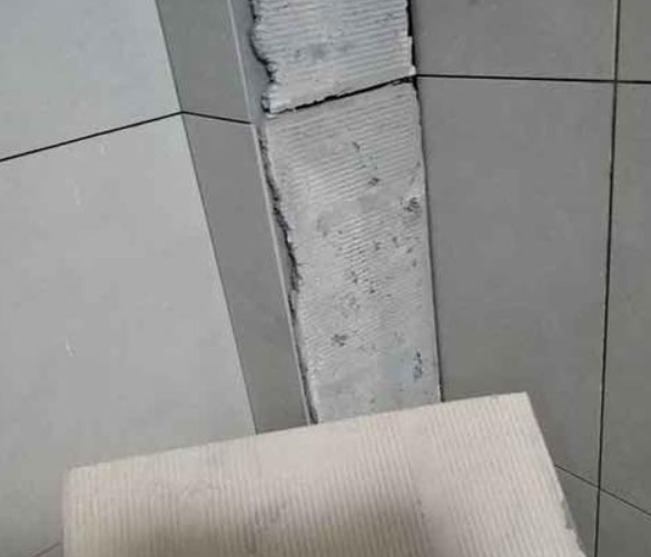 平利瓷砖空鼓维修公司分享下厨房瓷砖脱落的补救措施。